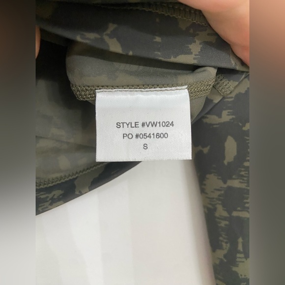 Vuori Dune Crop Swim Long Sleeve Top Oregano Spots Size Small - Picture 5 of 5